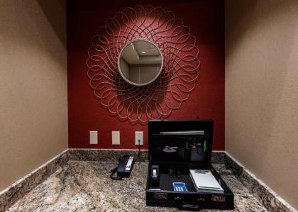 Crowne Plaza Shenandoah an IHG Hotel - image 10