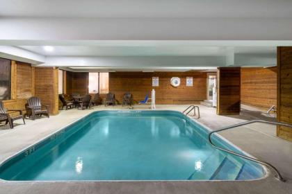Super 8 by Wyndham Shepherdsville - image 14
