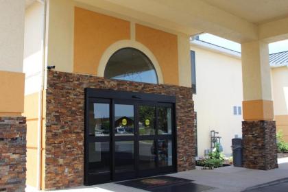 Super 8 by Wyndham Shepherdsville - image 4