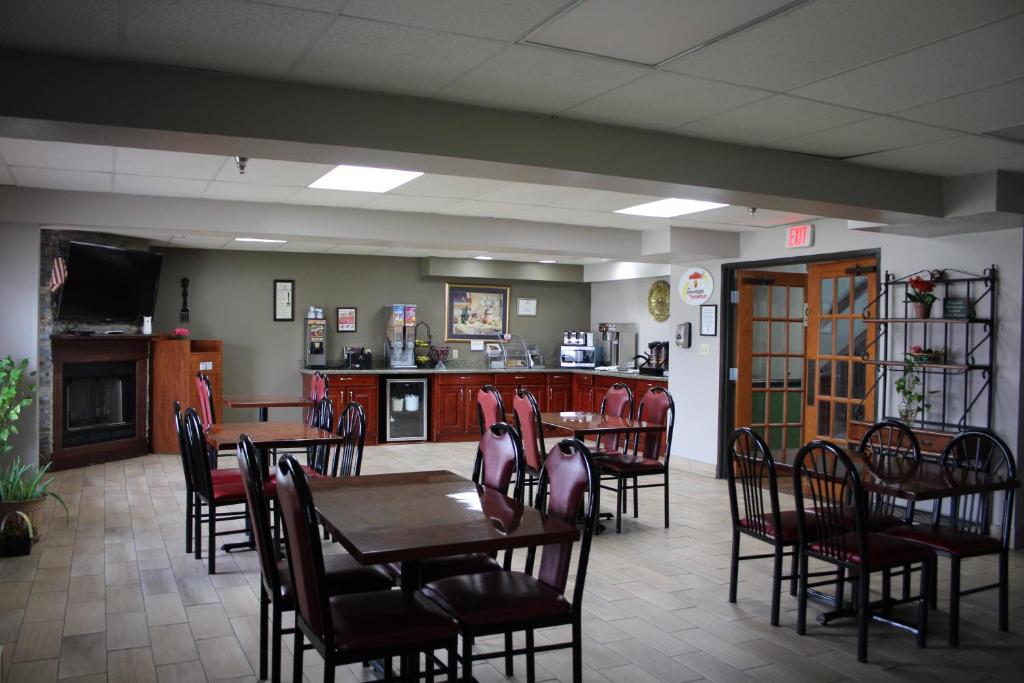 Super 8 by Wyndham Shepherdsville - image 7