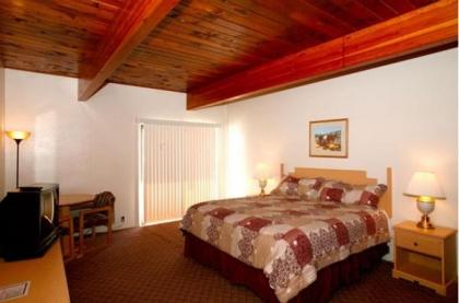 Trails End Motel Sheridan - image 2
