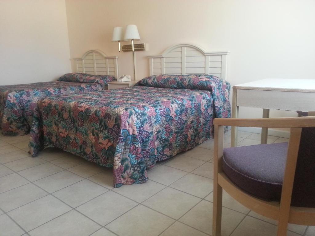 Lowes Wharf Marina Inn - image 3