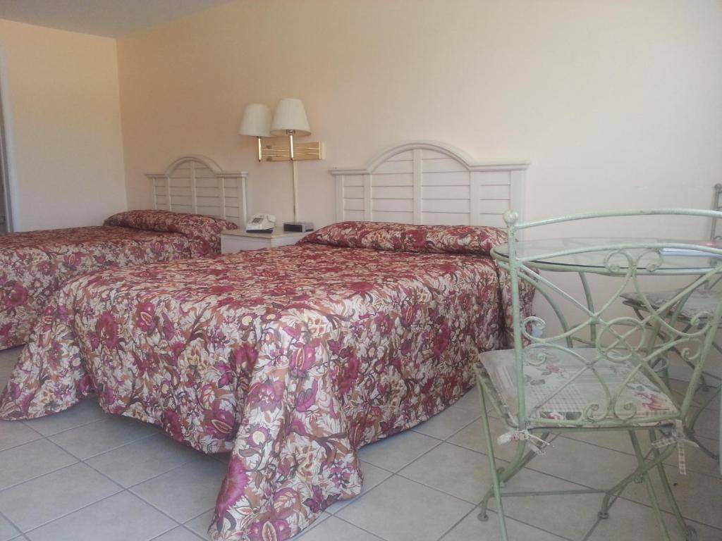 Lowes Wharf Marina Inn - image 7