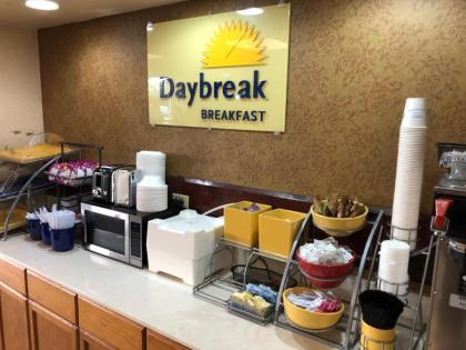 Days Inn by Wyndham Shorter - image 7