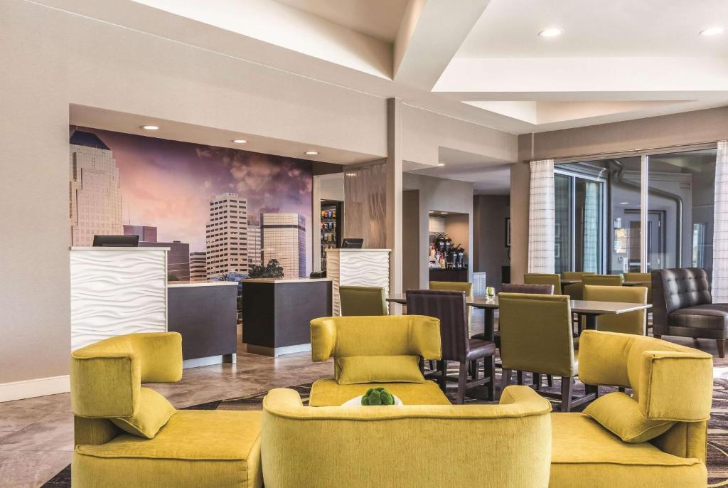 La Quinta by Wyndham Shreveport Airport - image 3