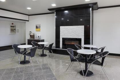 Motel 6-Sidney OH - image 5