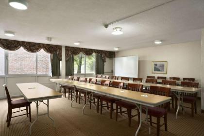 Days Inn by Wyndham Sidney - image 2