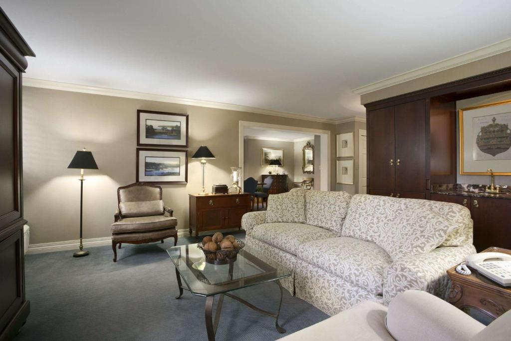 Days Inn by Wyndham Sidney - image 6