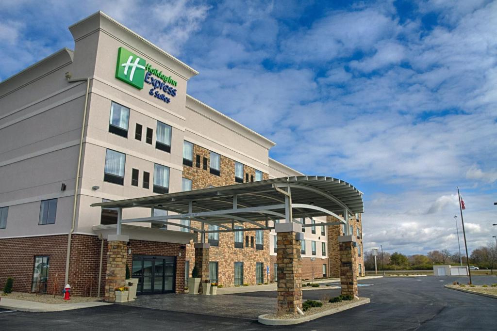 Holiday Inn Express Sidney an IHG Hotel - main image