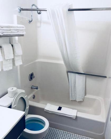 Americas Best Value Inn and Suites Sidney - image 12