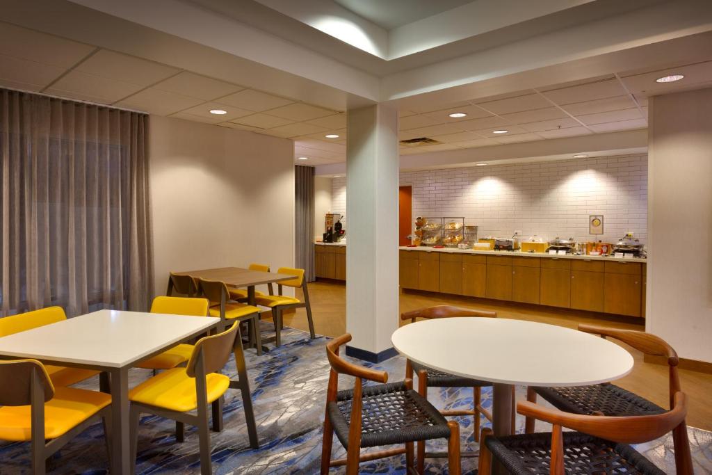 Fairfield Inn and Suites Sierra Vista - image 3