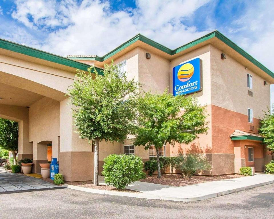 Comfort Inn & Suites Sierra Vista near Ft Huachuca - main image