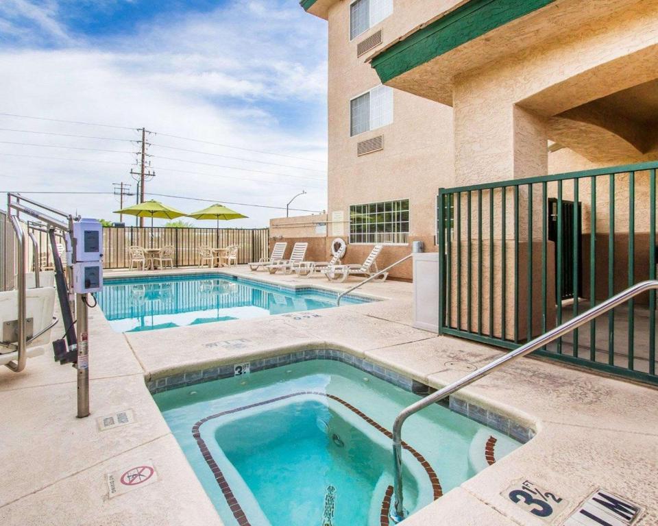 Comfort Inn & Suites Sierra Vista near Ft Huachuca - image 5