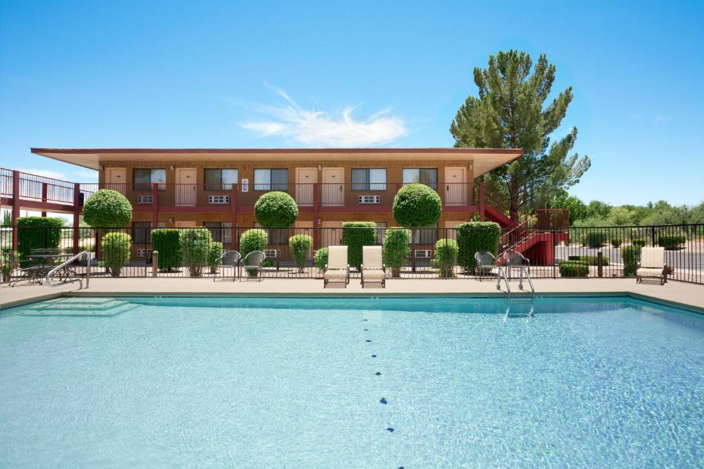 Sierra Inn - image 2