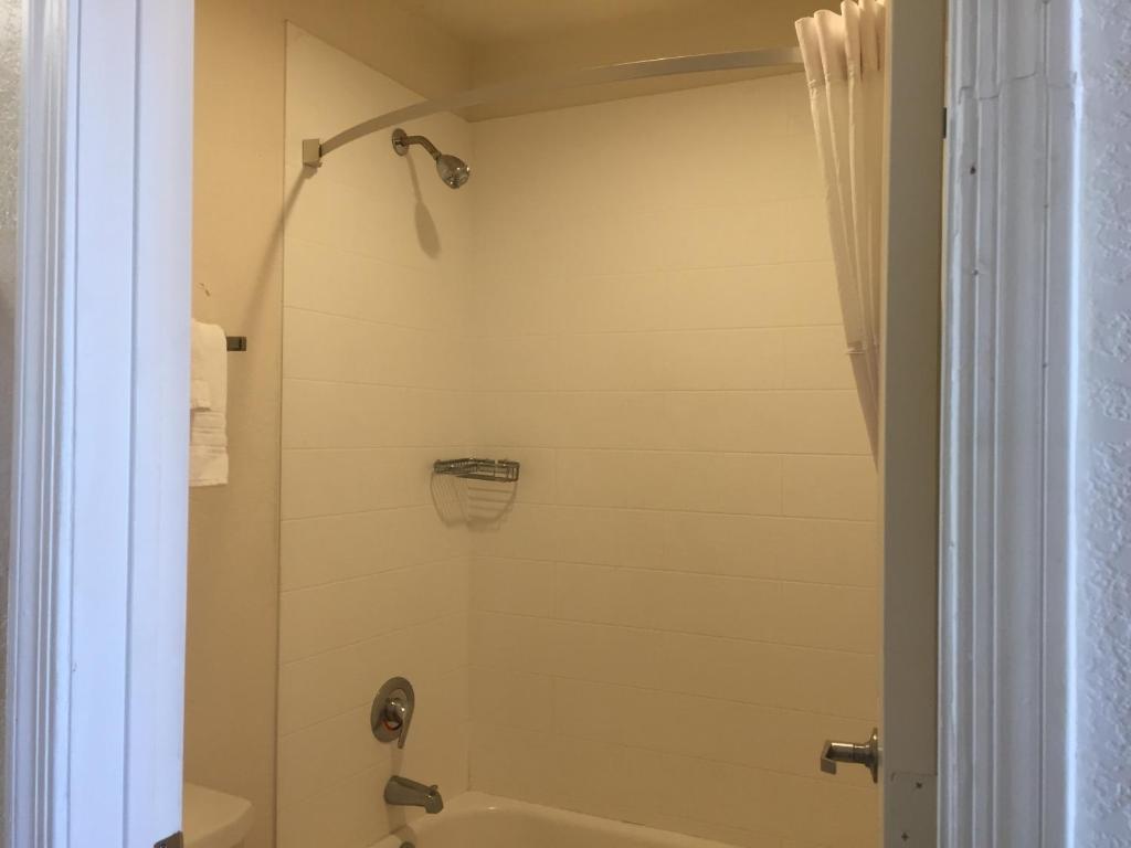 Sierra Inn - image 3
