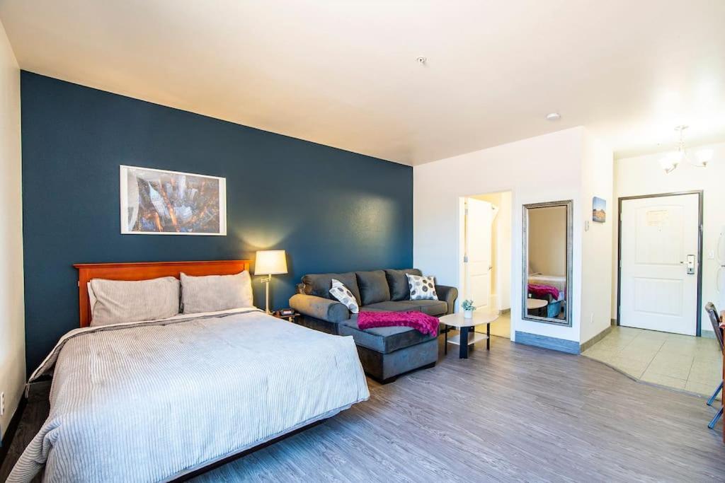 Vistas 115 - Modern Luxury amenities sleeps 4 - main image