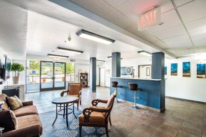 The Vistas Modern Sierra Vista 1bd QN bed & pull out couch sleeps 4 - image 11
