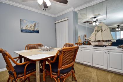 Beachview Delight; by Beachside Management - image 14