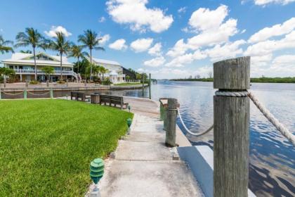 Siesta Bayside 2nd Floor Townhome - image 3