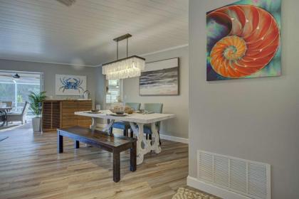 Azure Paradise on the Canal - image 12