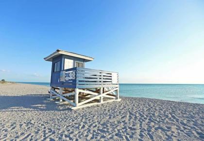 Siesta Beach Cottage Sleeps 6 Walk to Beach Stores & Restaurants - image 15