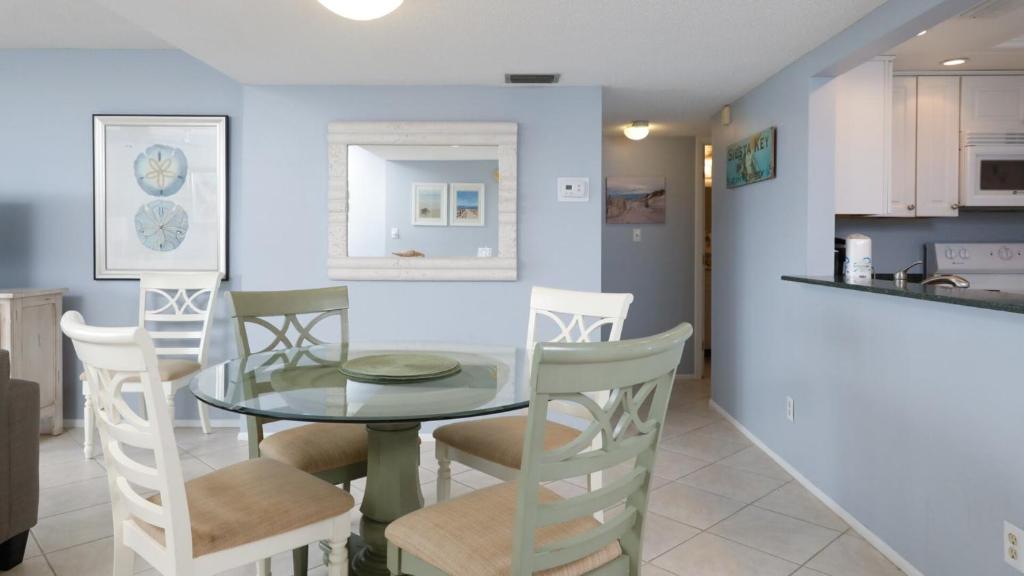Luxury Private Condo on The Anchorage Siesta Key Condo 1024 - image 4