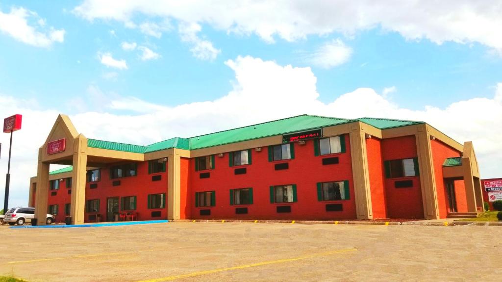 Travel Inn and Suites - image 3