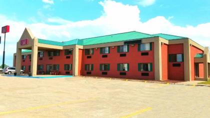 Travel Inn and Suites - image 4