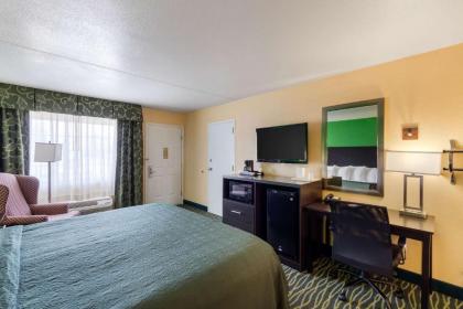 Quality Inn Siloam Springs West - image 4