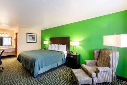 Quality Inn Siloam Springs West - image 8