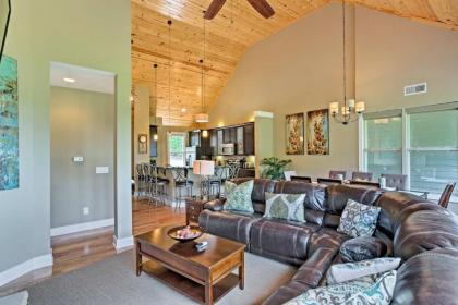 Silver Point Condo with Lake View by Hurricane Marina - image 7