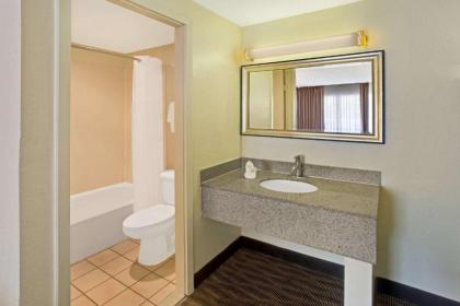 Days Inn by Wyndham Silver Spring - image 6