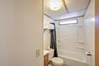 Quaint Silver Springs Cabin with Direct Lake Access! - image 11
