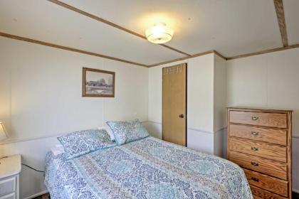 Quaint Silver Springs Cabin with Direct Lake Access! - image 15