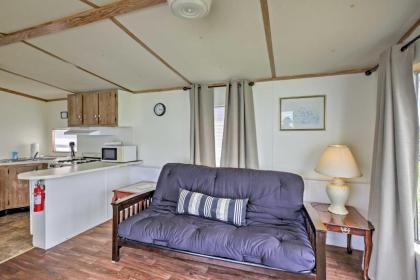 Quaint Silver Springs Cabin with Direct Lake Access! - image 7