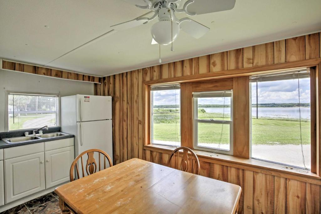 Waterfront Silver Springs Home on Mill Dam Lake! - image 6