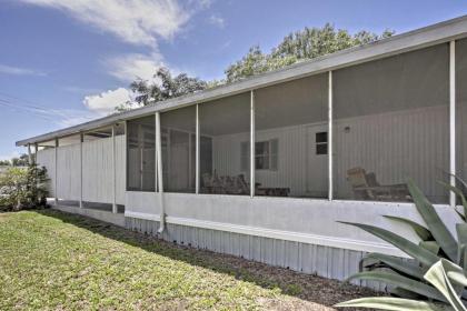 Lakeside Silver Springs Cabin with On-Site Boat Ramp - image 12