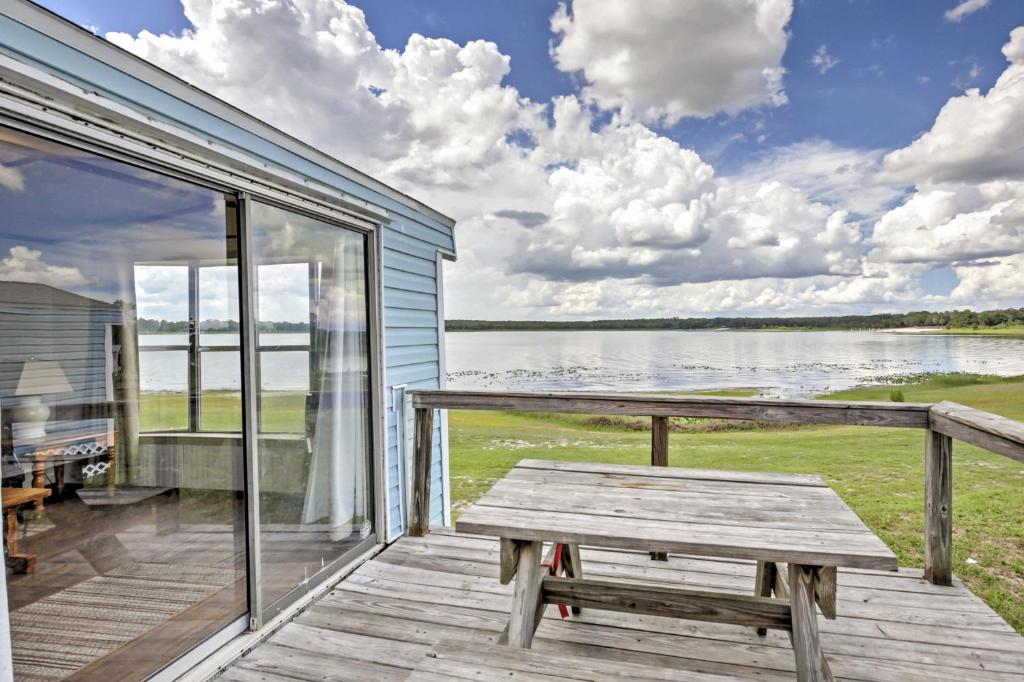 Charming Lakefront Cabin in Ocala National Forest! - main image