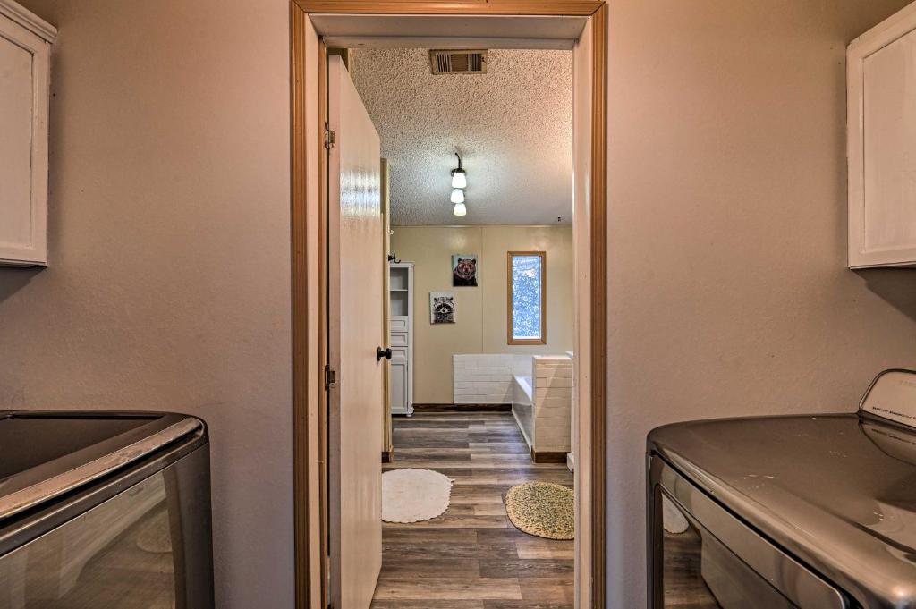 Peaceful Silver Springs Property - Pets Welcome! - image 5
