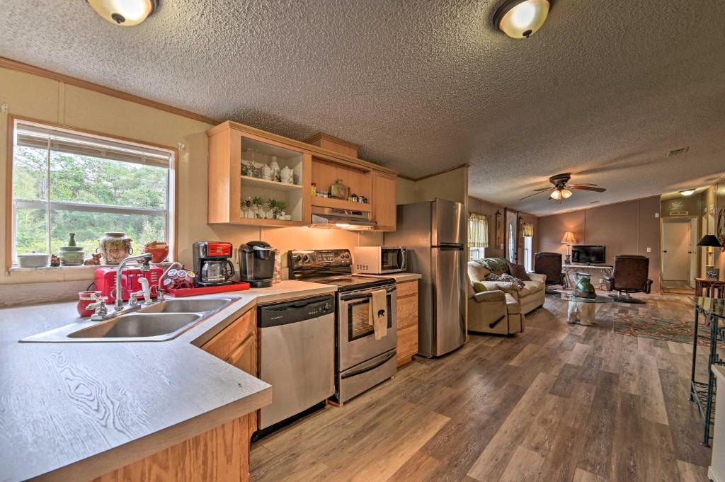 Peaceful Silver Springs Property - Pets Welcome! - image 6