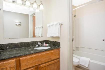 Days Inn by Wyndham Silverthorne - image 5