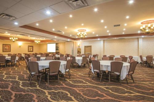 La Quinta by Wyndham Silverthorne - Summit Co - image 4