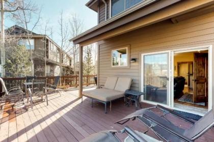 Breezy’s Mountain View Hideaway - image 3
