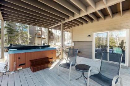 Breezy’s Mountain View Hideaway - image 4