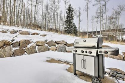 Contemporary mountain Home   13 miles to Keystone Silverthorne