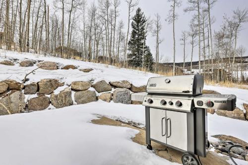 Contemporary Mountain Home - 13 Miles to Keystone! - main image