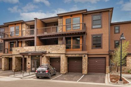 Stunning Mountain Views - 2BR Townhouse - Fireplace! - image 17