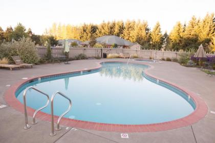 Oregon Garden Resort - image 2