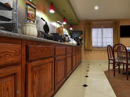 Americas Best Value Inn Sinton - image 14