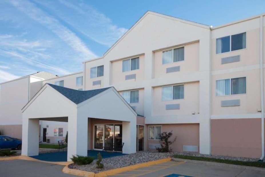 Wingate by Wyndham Sioux City - image 2